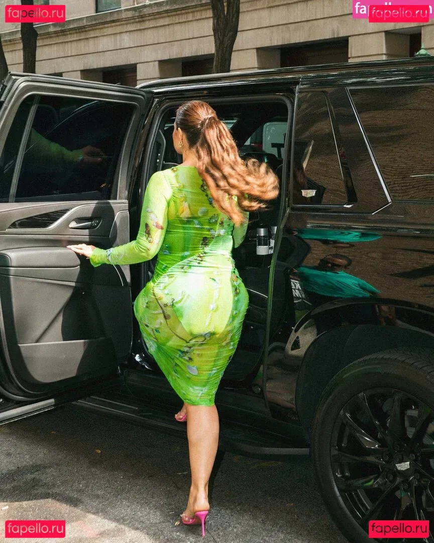 Ashley Graham Onlyfans Photo Gallery 