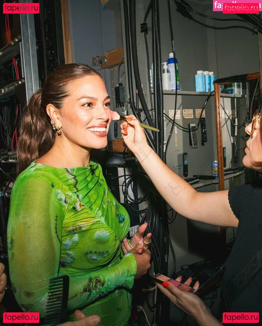 Ashley Graham Onlyfans Photo Gallery 