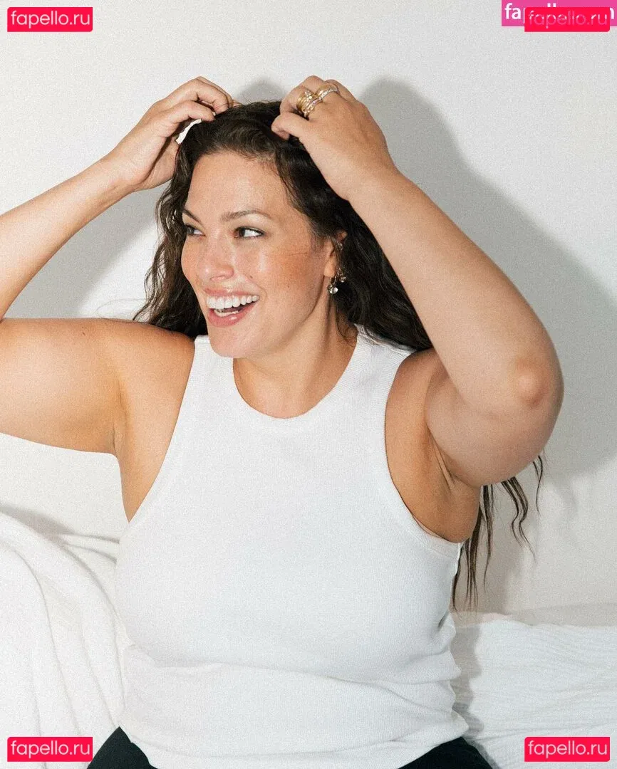 Ashley Graham Onlyfans Photo Gallery 