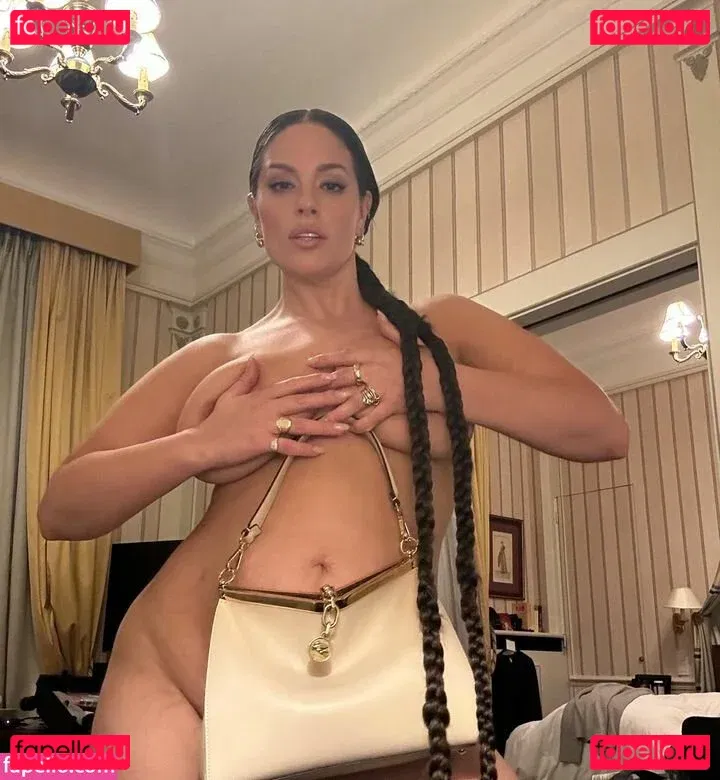 Ashley Graham Onlyfans Photo Gallery 