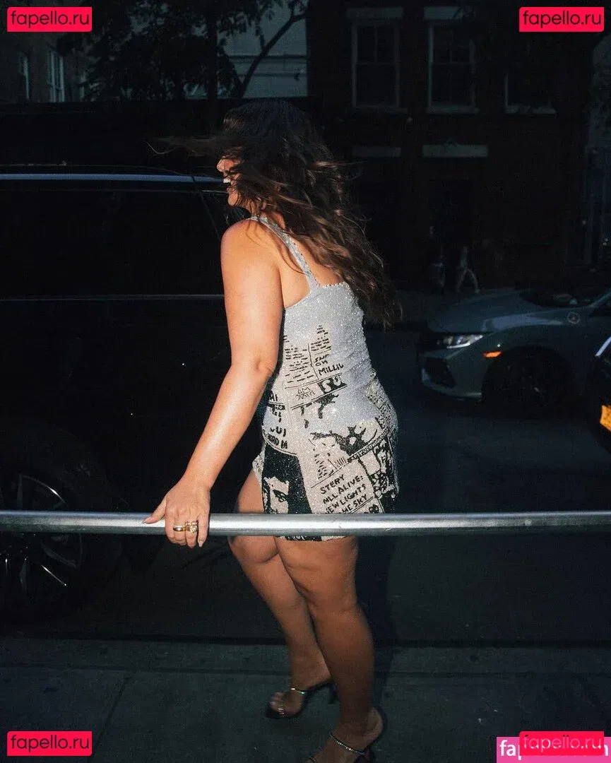 Ashley Graham Onlyfans Photo Gallery 