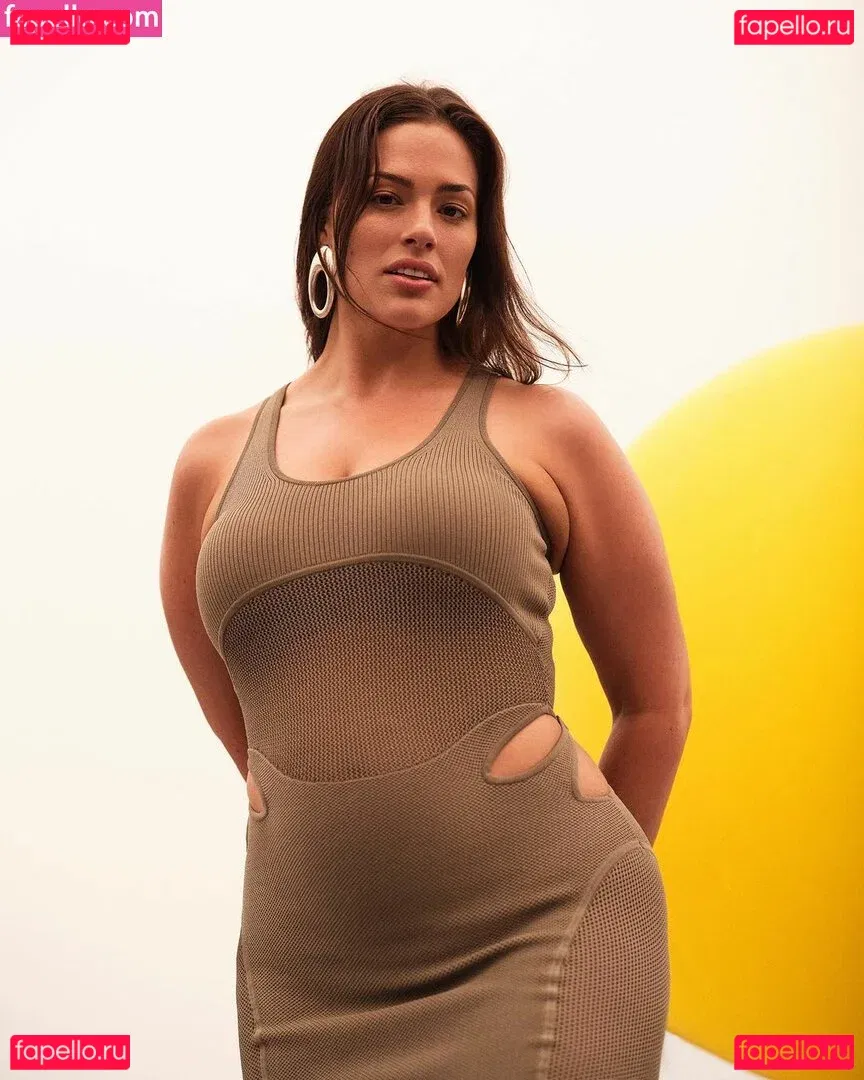 Ashley Graham Onlyfans Photo Gallery 