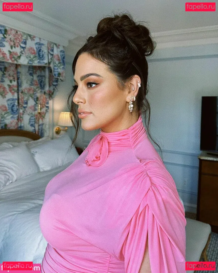 Ashley Graham Onlyfans Photo Gallery 