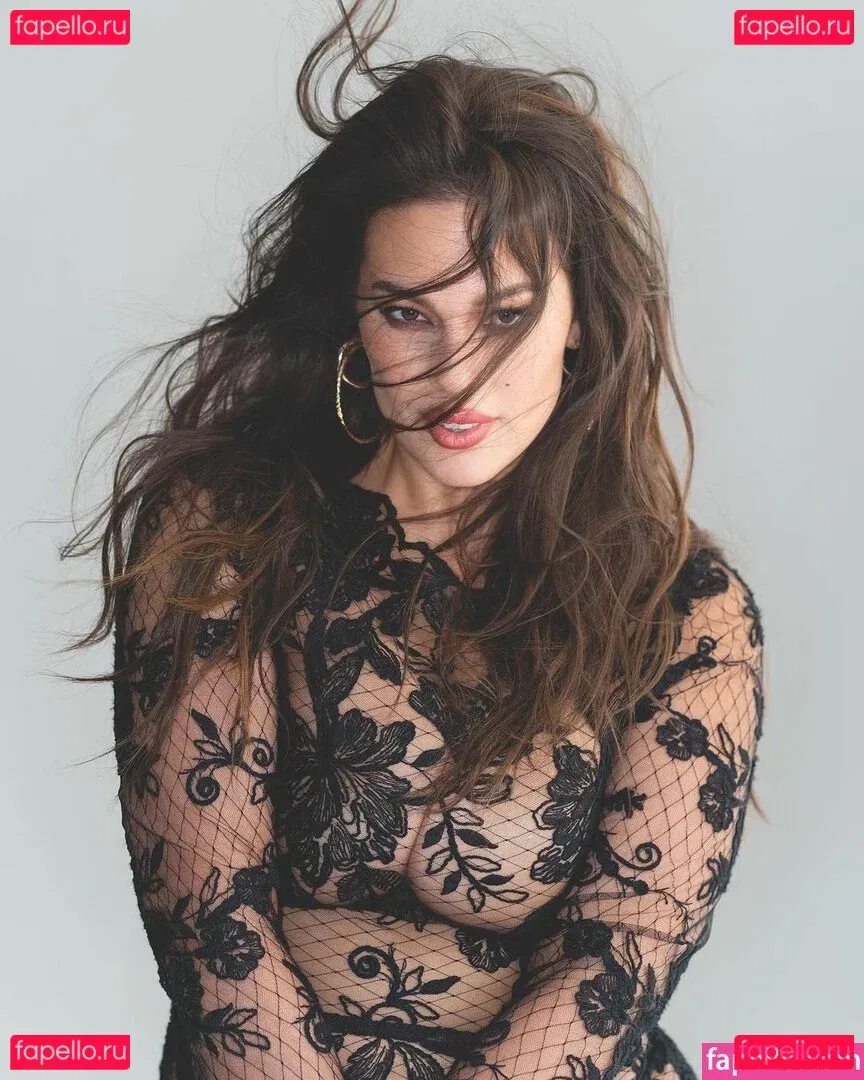 Ashley Graham Onlyfans Photo Gallery 