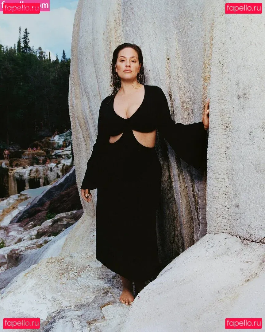 Ashley Graham Onlyfans Photo Gallery 