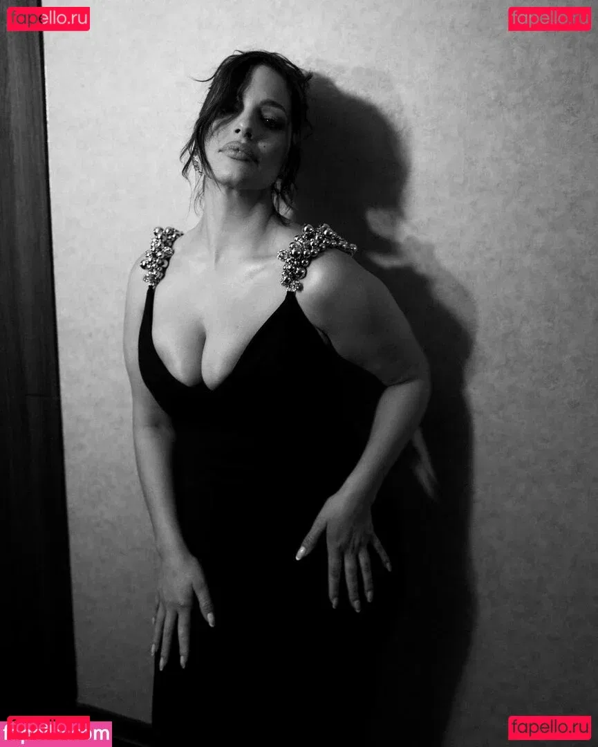 Ashley Graham Onlyfans Photo Gallery 