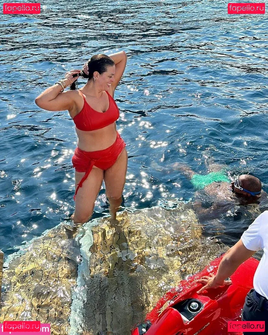 Ashley Graham Onlyfans Photo Gallery 