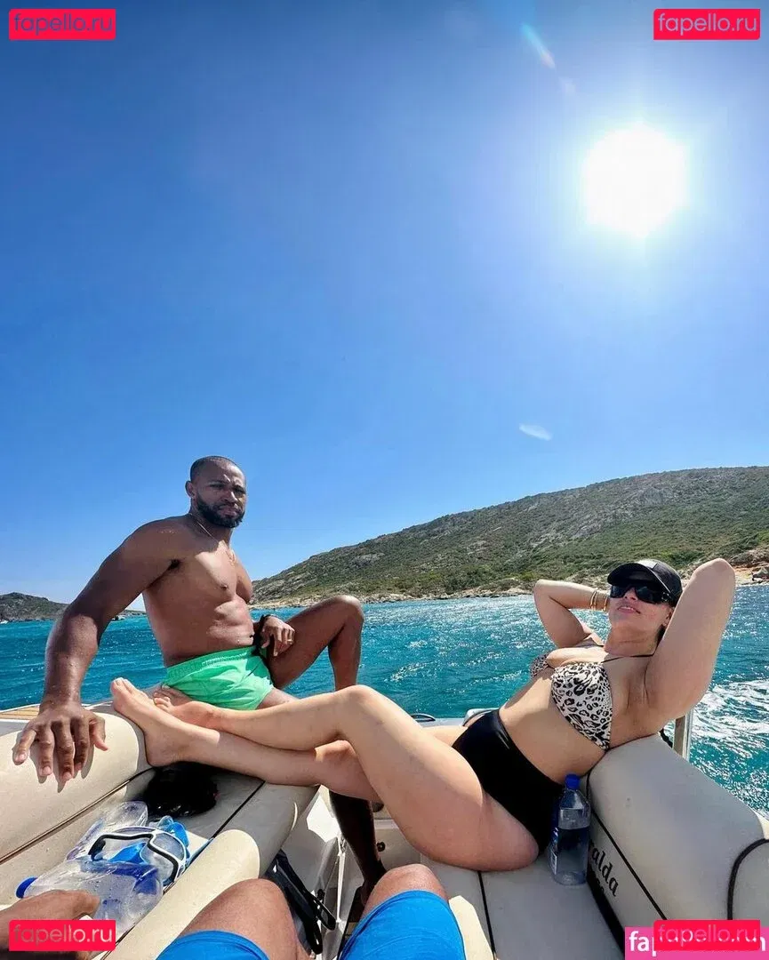 Ashley Graham Onlyfans Photo Gallery 