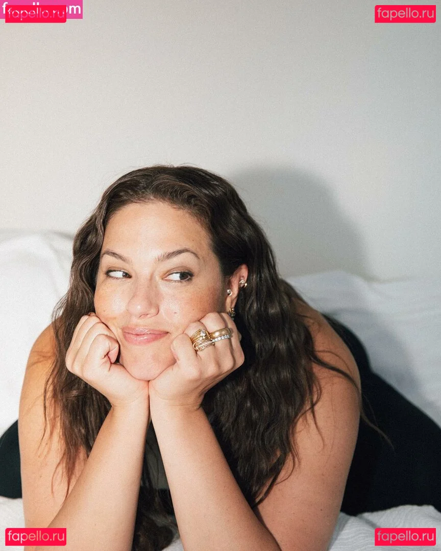 Ashley Graham Onlyfans Photo Gallery 
