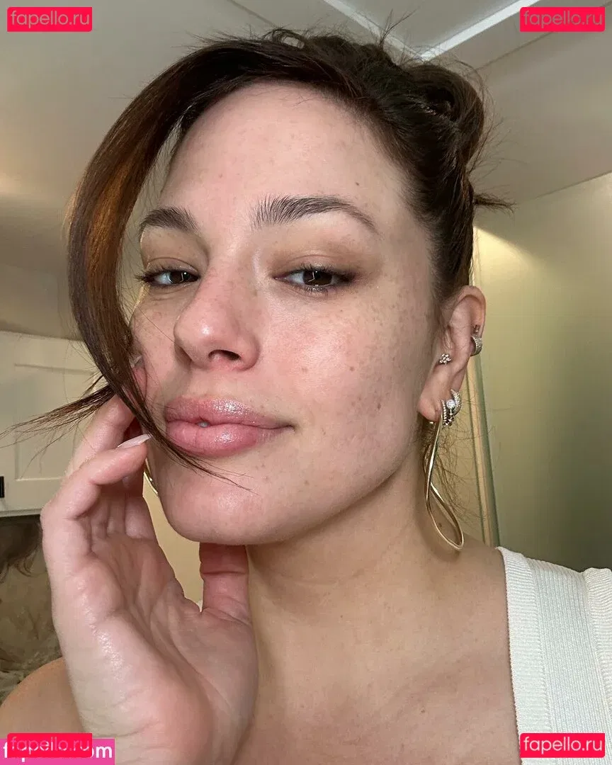 Ashley Graham Onlyfans Photo Gallery 