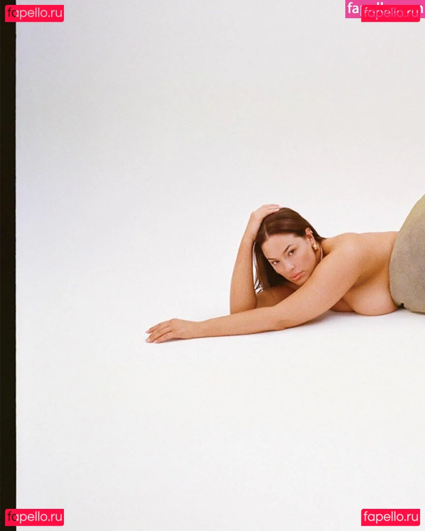 Ashley Graham Onlyfans Photo Gallery 