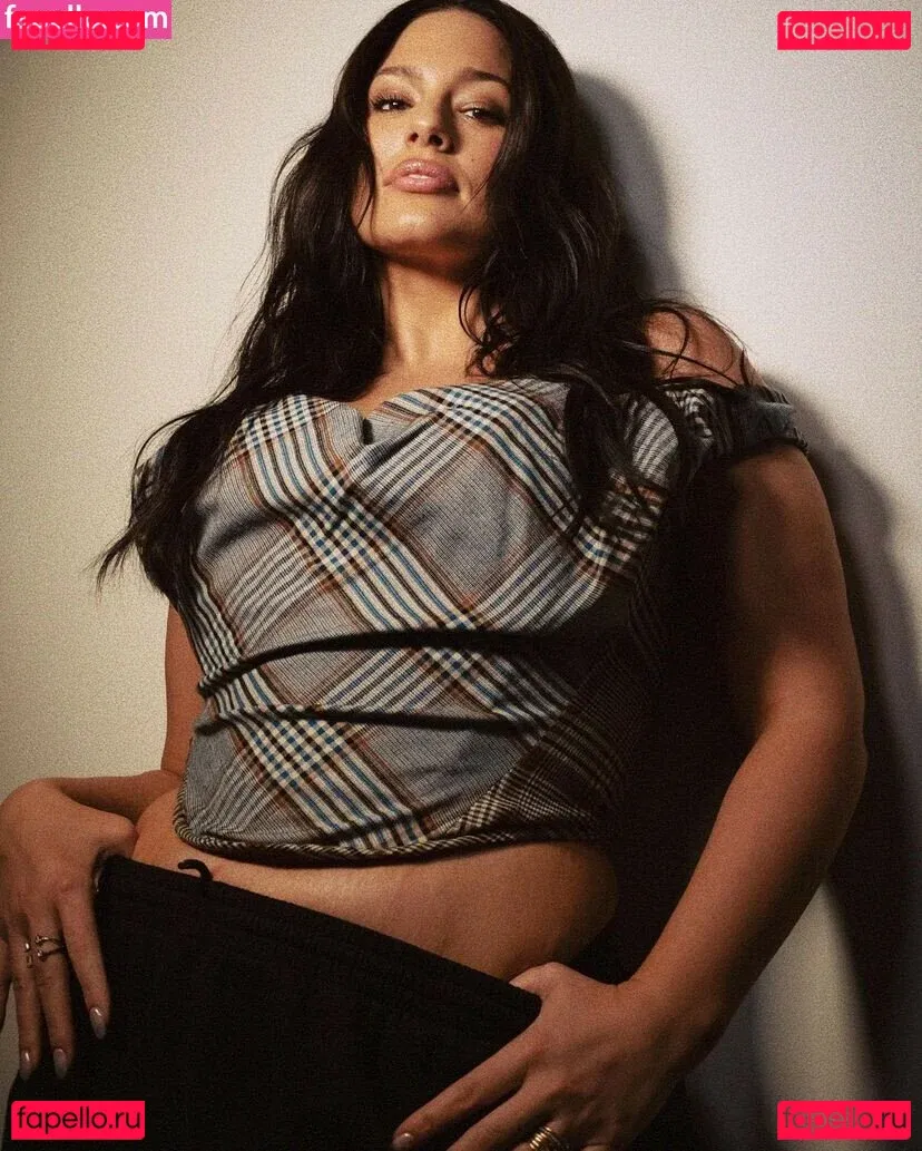 Ashley Graham Onlyfans Photo Gallery 