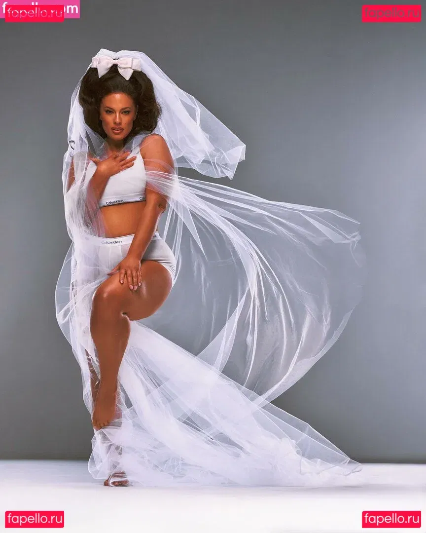 Ashley Graham Onlyfans Photo Gallery 