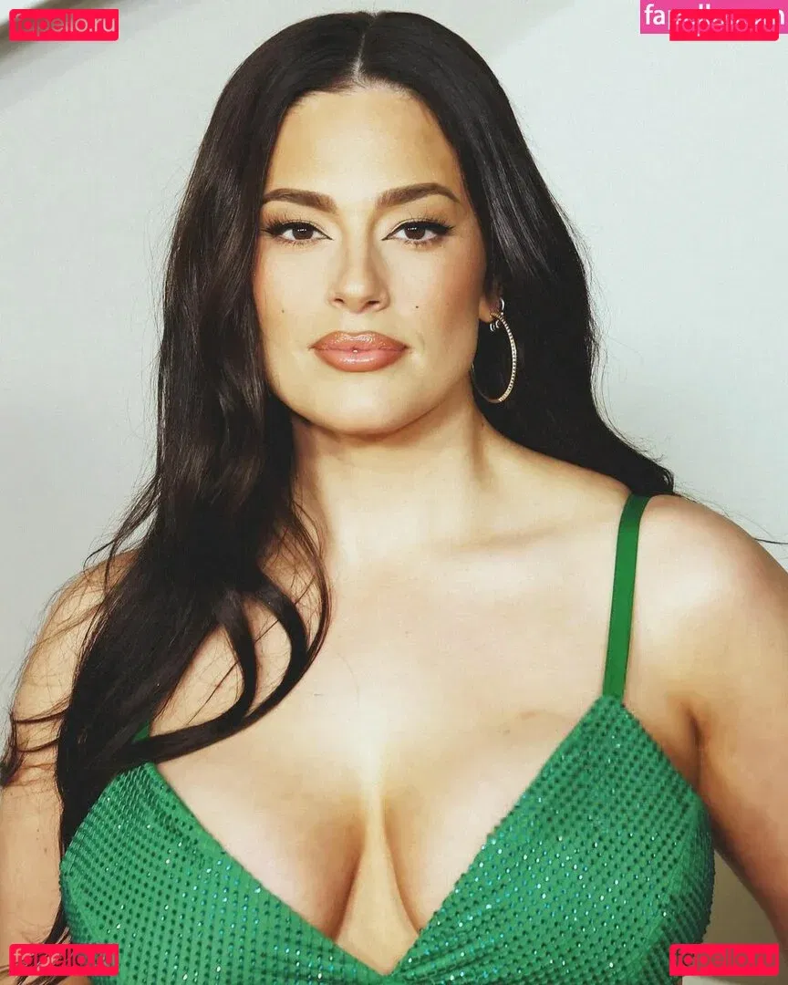 Ashley Graham Onlyfans Photo Gallery 