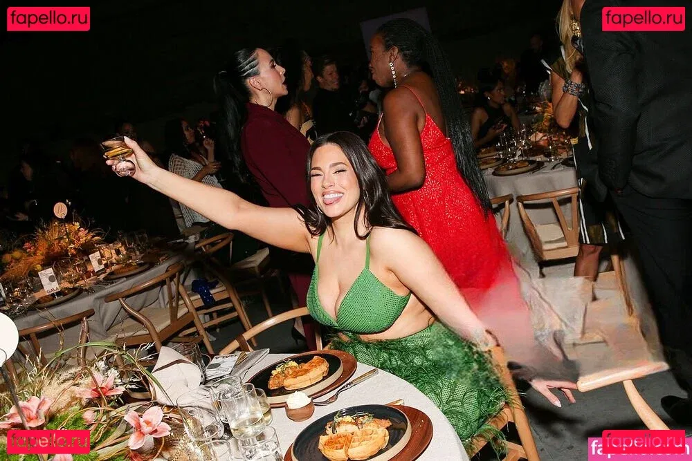 Ashley Graham Onlyfans Photo Gallery 