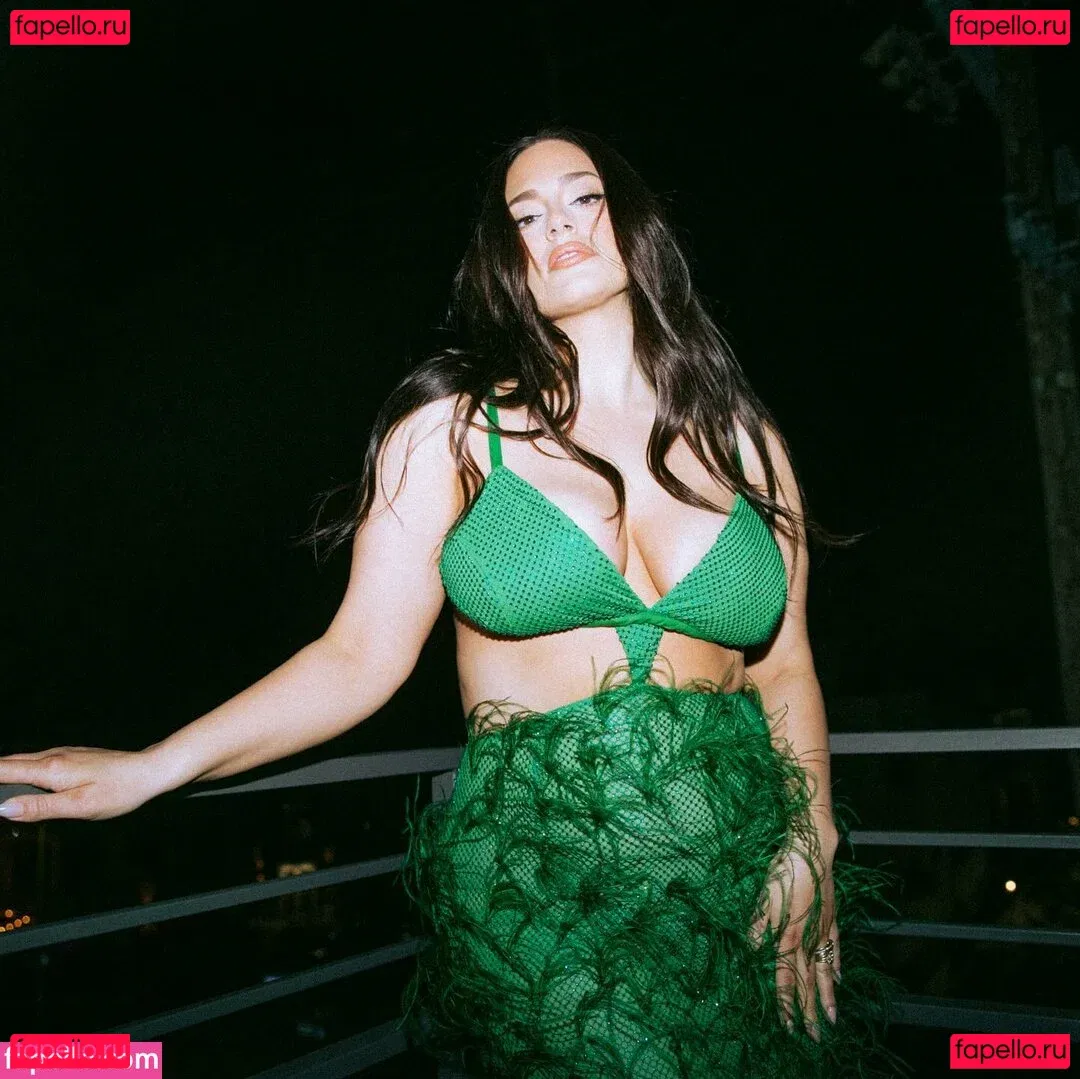 Ashley Graham Onlyfans Photo Gallery 