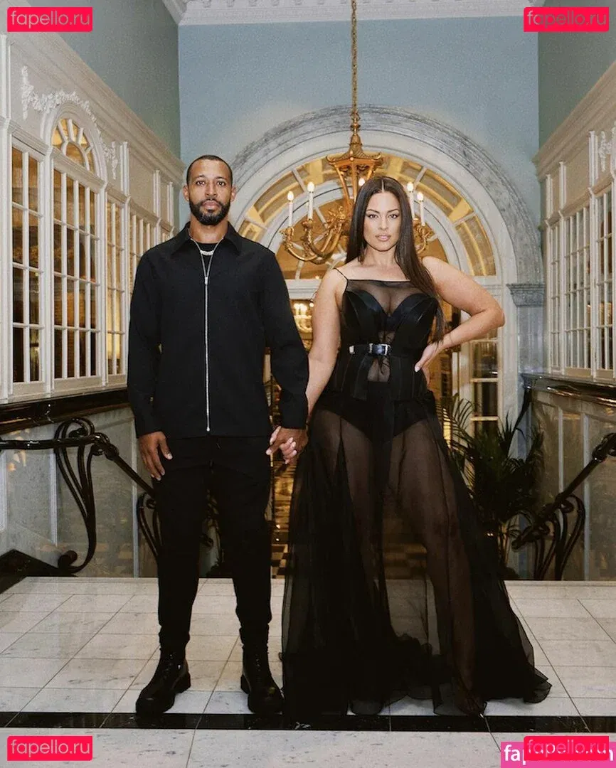 Ashley Graham Onlyfans Photo Gallery 