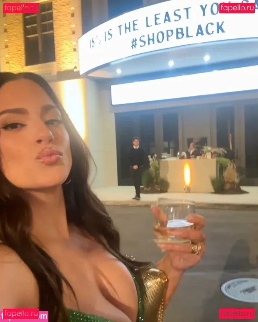 Ashley Graham Onlyfans Photo Gallery 