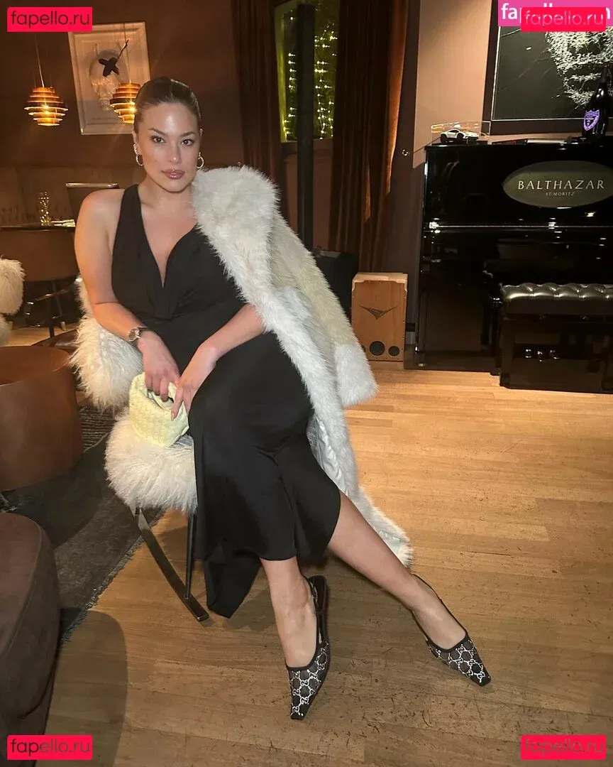 Ashley Graham Onlyfans Photo Gallery 