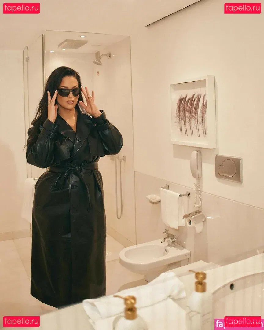 Ashley Graham Onlyfans Photo Gallery 