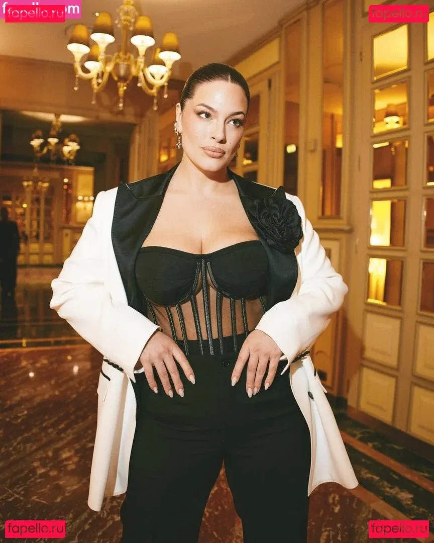 Ashley Graham Onlyfans Photo Gallery 