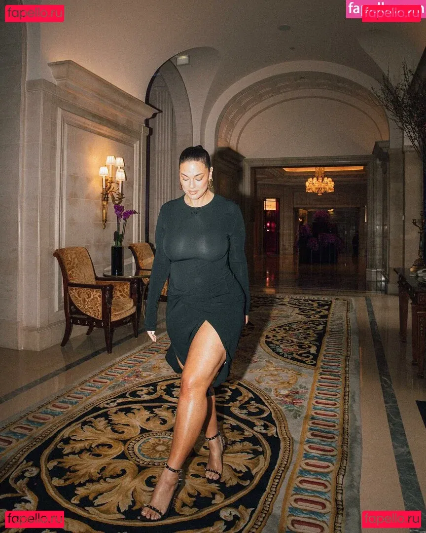 Ashley Graham Onlyfans Photo Gallery 