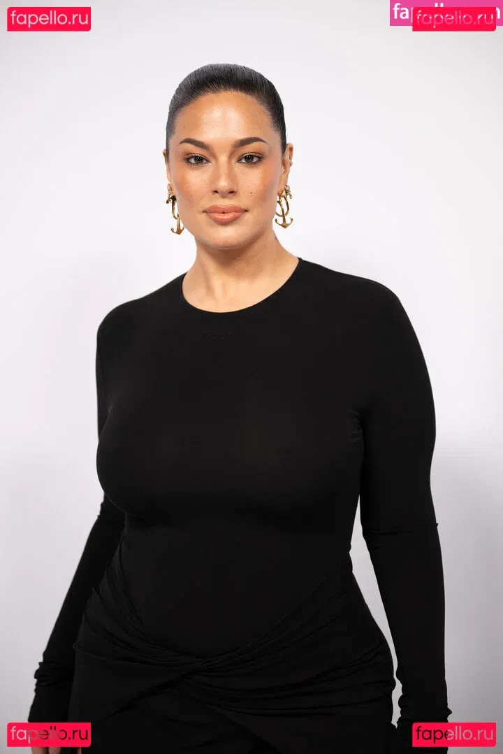 Ashley Graham Onlyfans Photo Gallery 
