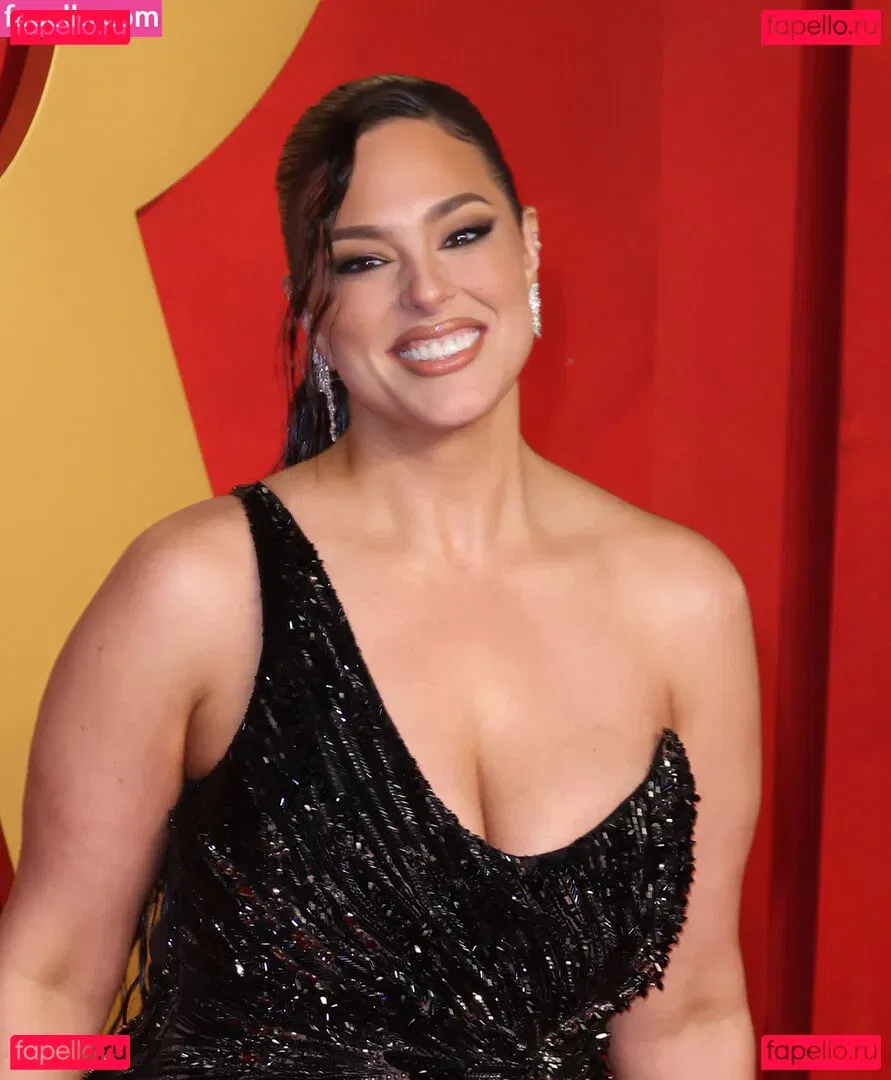 Ashley Graham Onlyfans Photo Gallery 