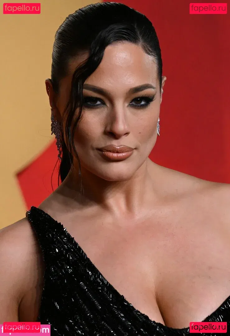 Ashley Graham Onlyfans Photo Gallery 