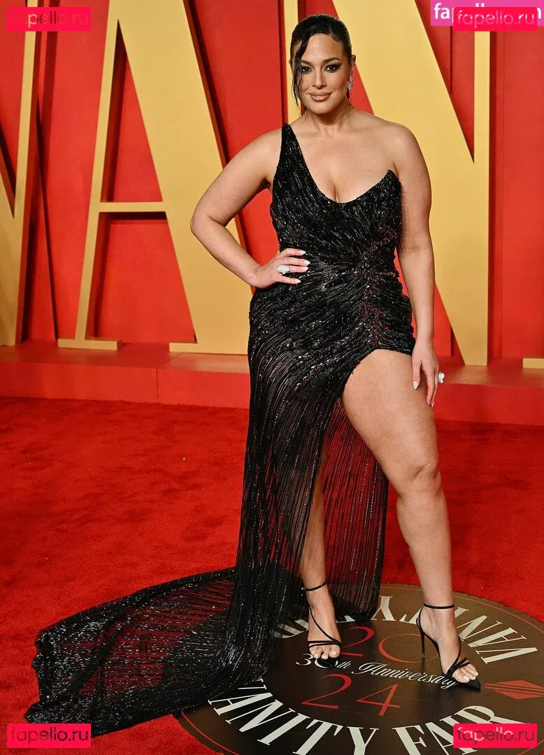 Ashley Graham Onlyfans Photo Gallery 