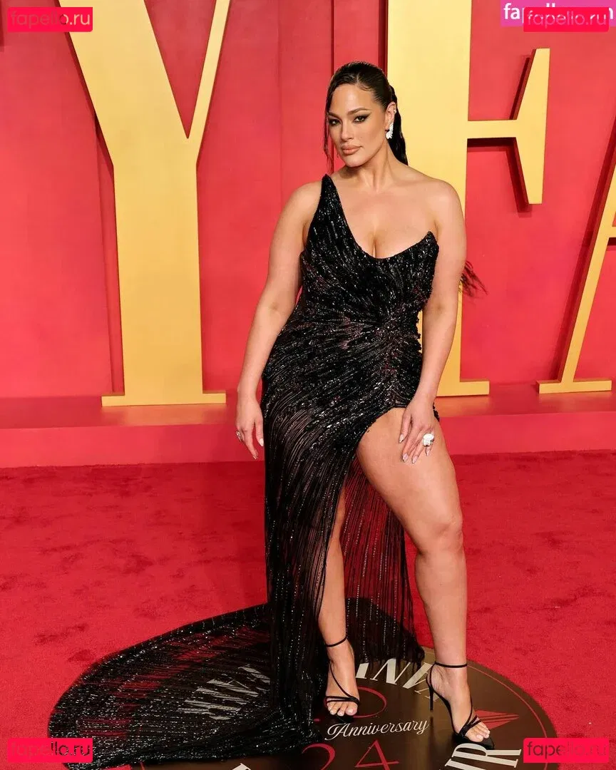 Ashley Graham Onlyfans Photo Gallery 