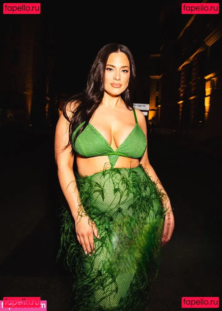 Ashley Graham Onlyfans Photo Gallery 