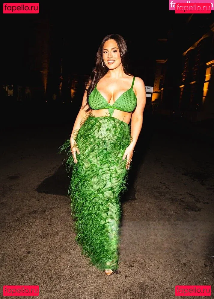 Ashley Graham Onlyfans Photo Gallery 