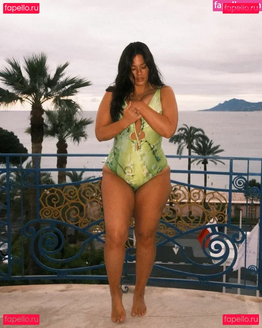 Ashley Graham Onlyfans Photo Gallery 