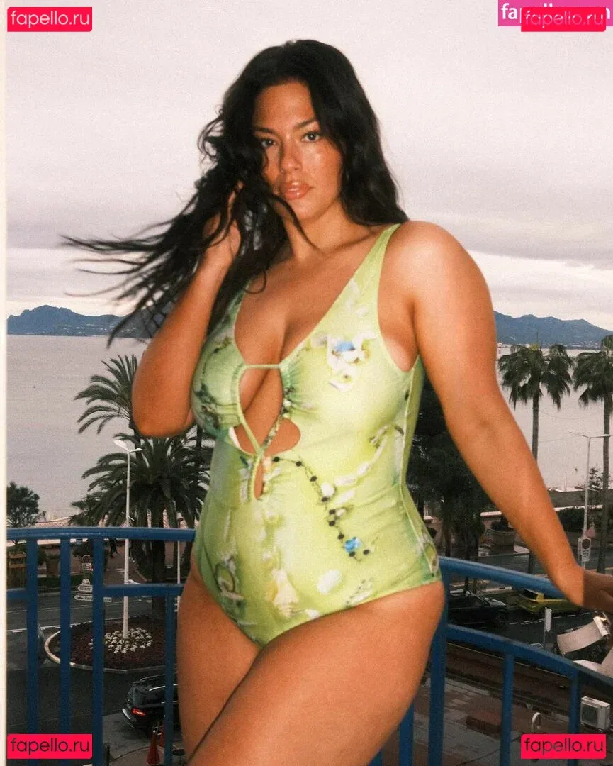 Ashley Graham Onlyfans Photo Gallery 