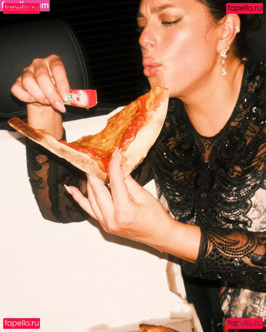 Ashley Graham Onlyfans Photo Gallery 