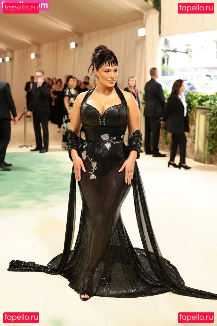 Ashley Graham Onlyfans Photo Gallery 