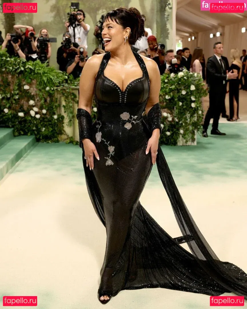 Ashley Graham Onlyfans Photo Gallery 