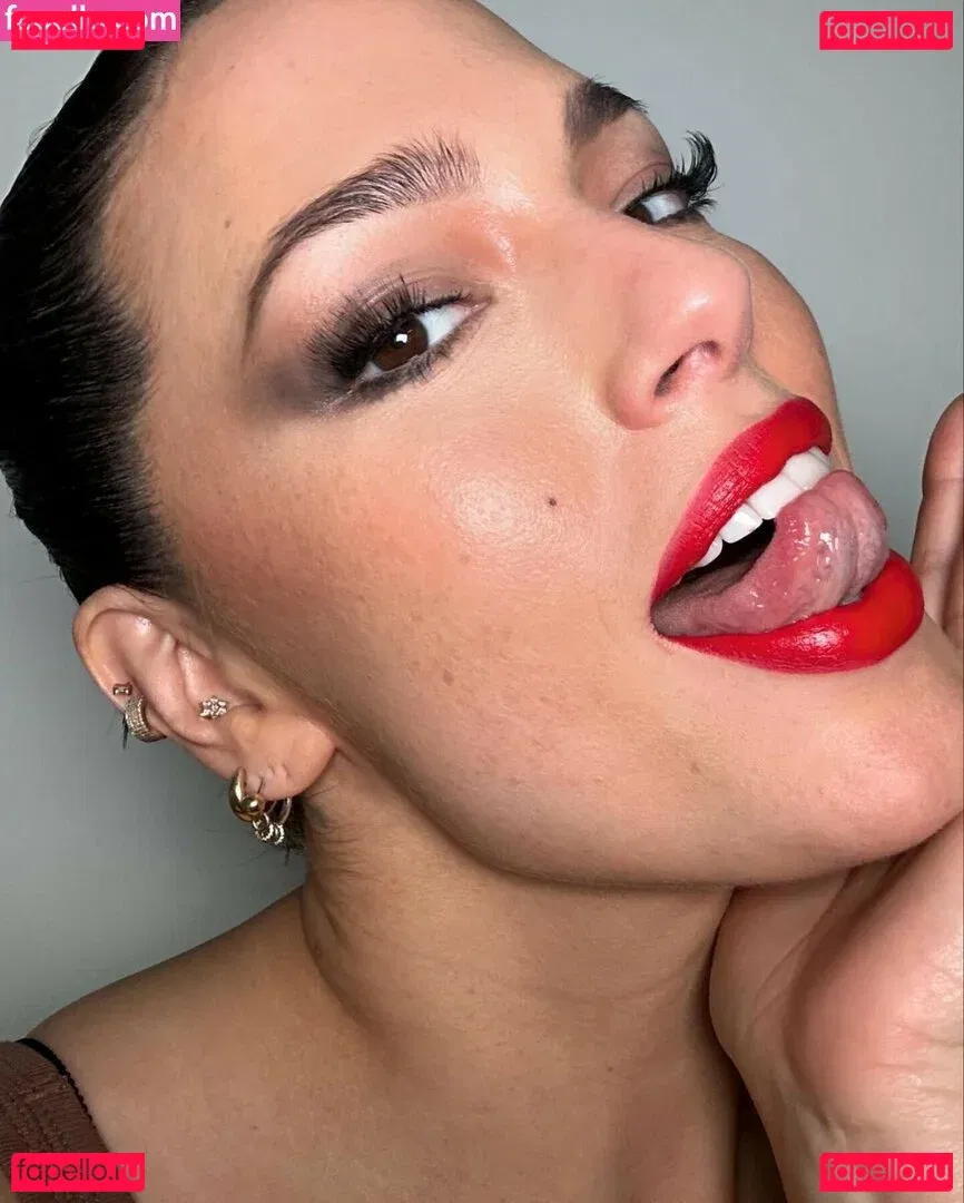 Ashley Graham Onlyfans Photo Gallery 