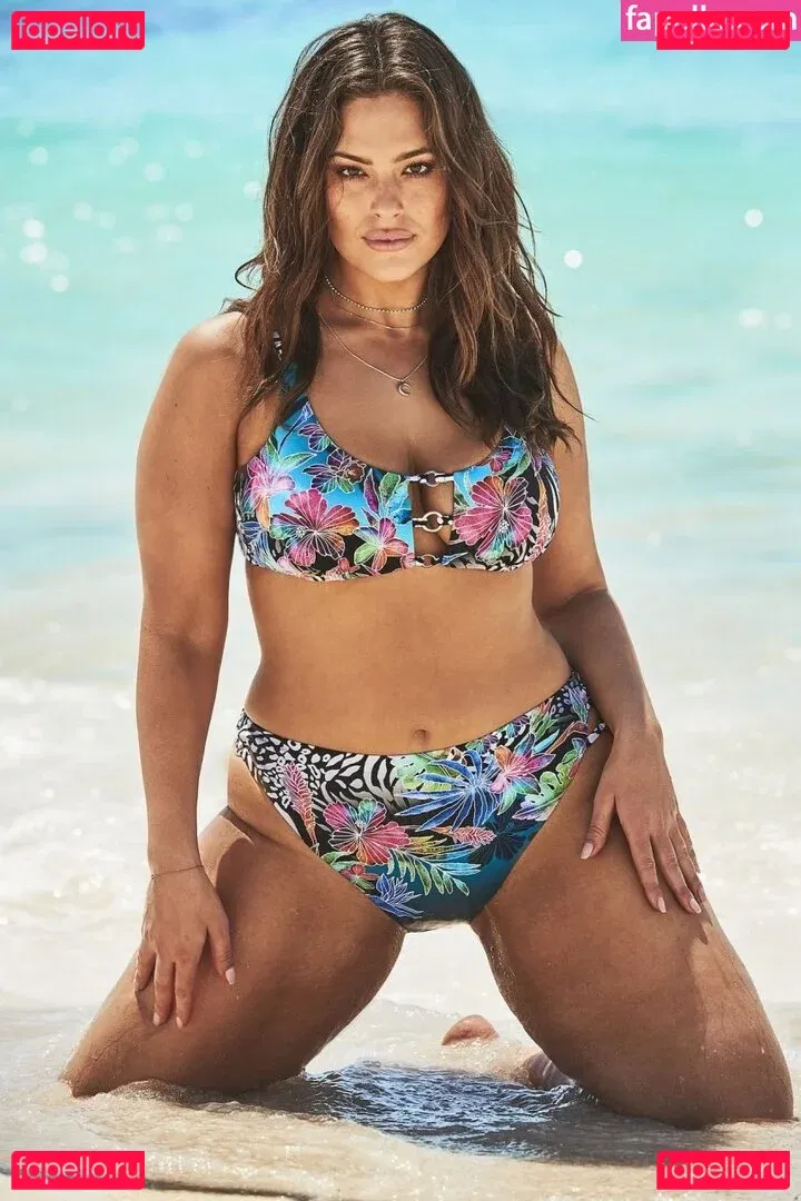 Ashley Graham Onlyfans Photo Gallery 