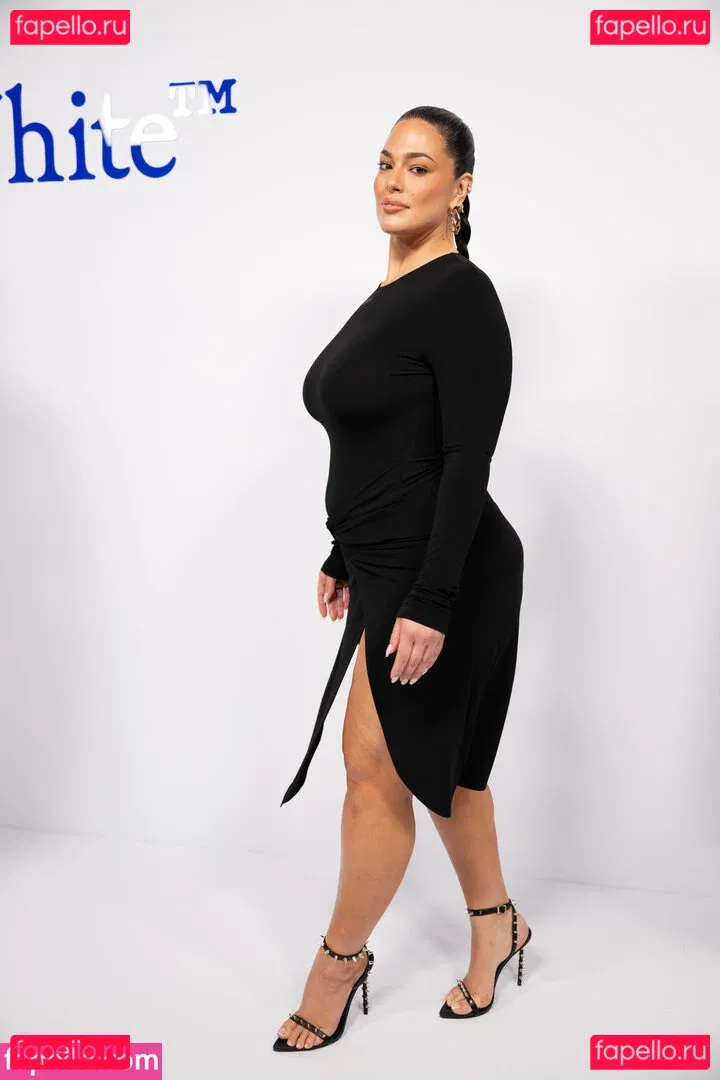 Ashley Graham Onlyfans Photo Gallery 
