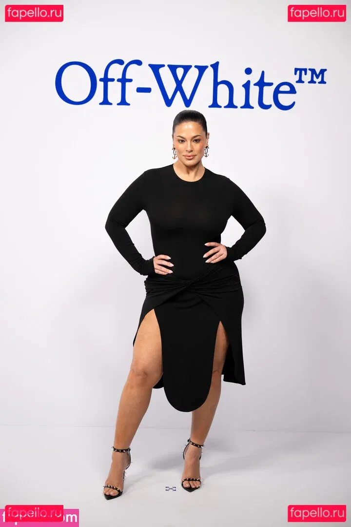 Ashley Graham Onlyfans Photo Gallery 