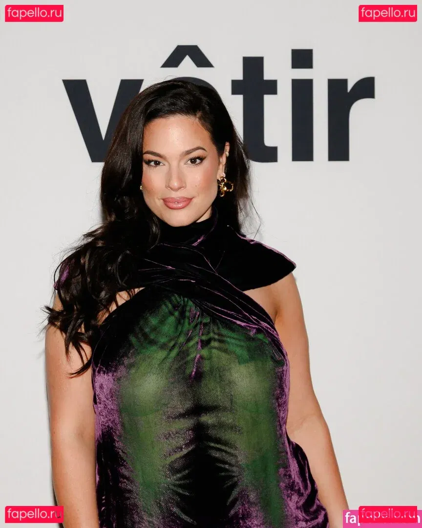 Ashley Graham Onlyfans Photo Gallery 