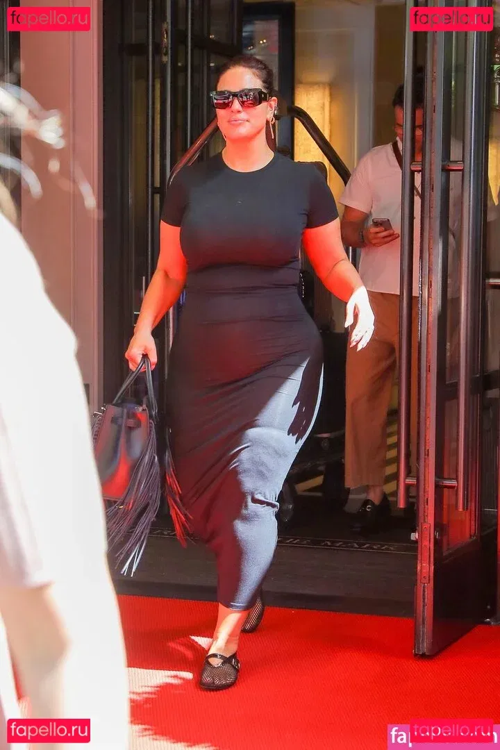 Ashley Graham Onlyfans Photo Gallery 