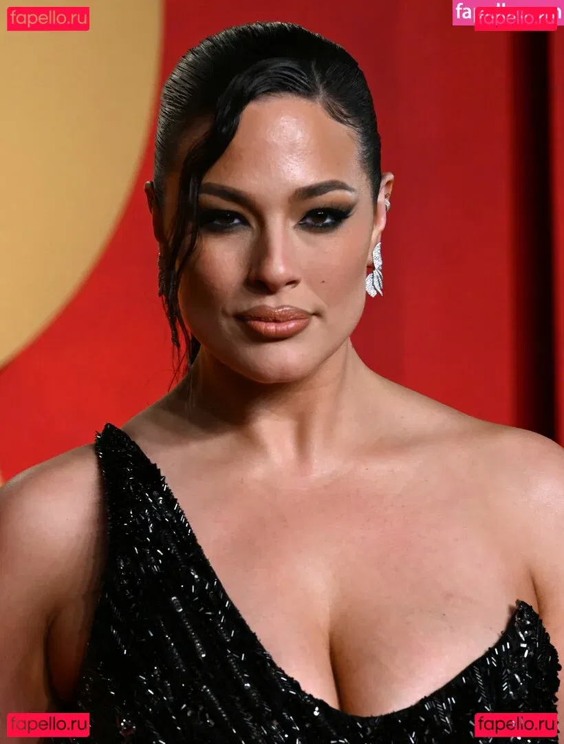 Ashley Graham Onlyfans Photo Gallery 