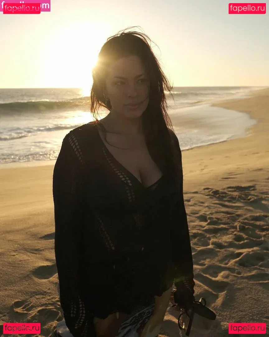 Ashley Graham Onlyfans Photo Gallery 
