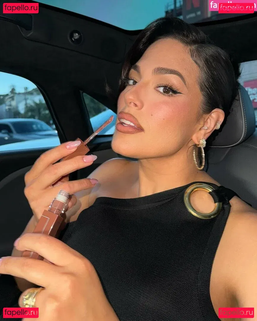Ashley Graham Onlyfans Photo Gallery 