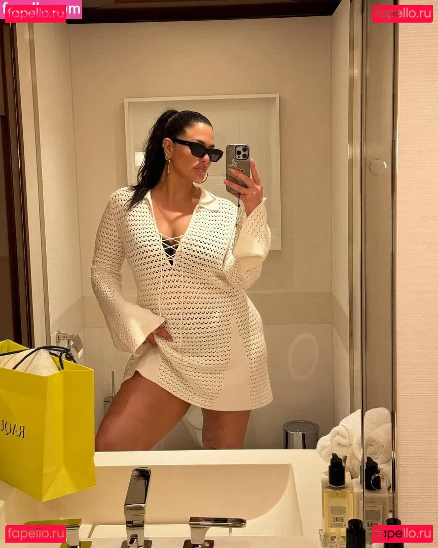Ashley Graham Onlyfans Photo Gallery 