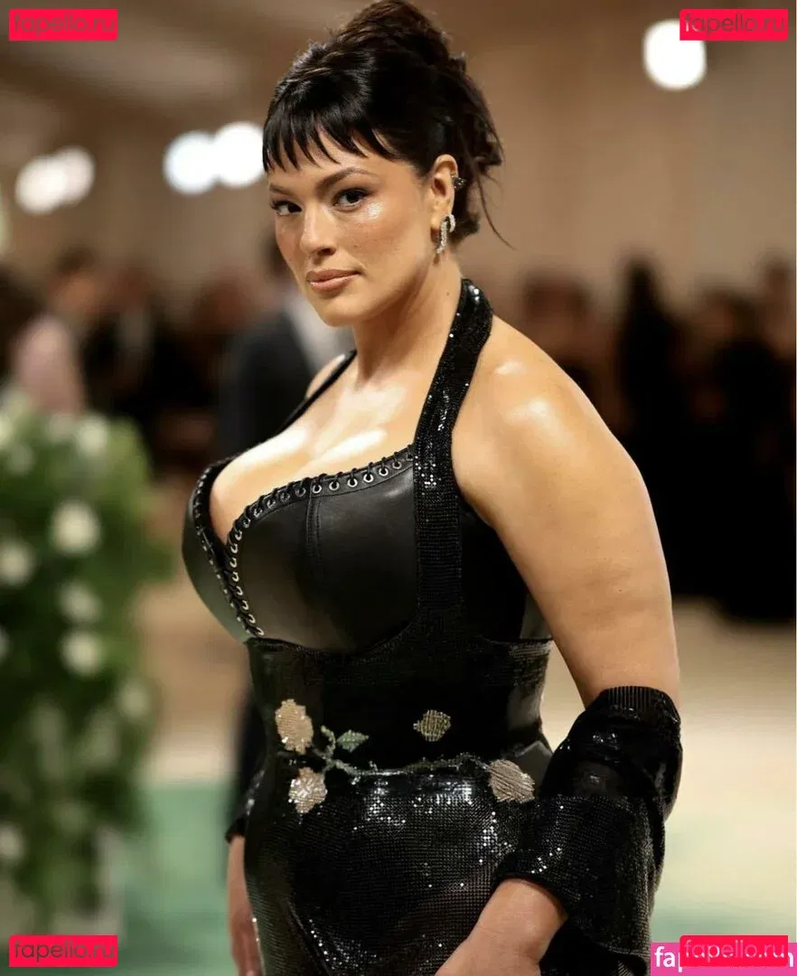 Ashley Graham Onlyfans Photo Gallery 