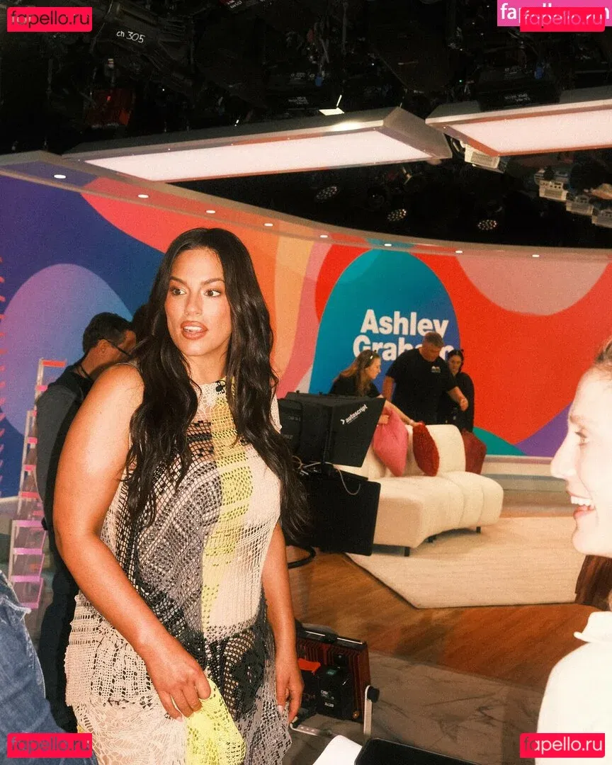 Ashley Graham Onlyfans Photo Gallery 